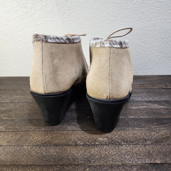 Martino Suede Ankle Bootie Wedges Made in Canada Size 9 - Picture 9 of 15